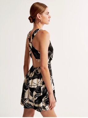 Black & White Floral Linen Blemd Cross-Back Mini Dress With Sequin Detail